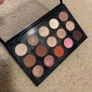 Eyeshadow palette